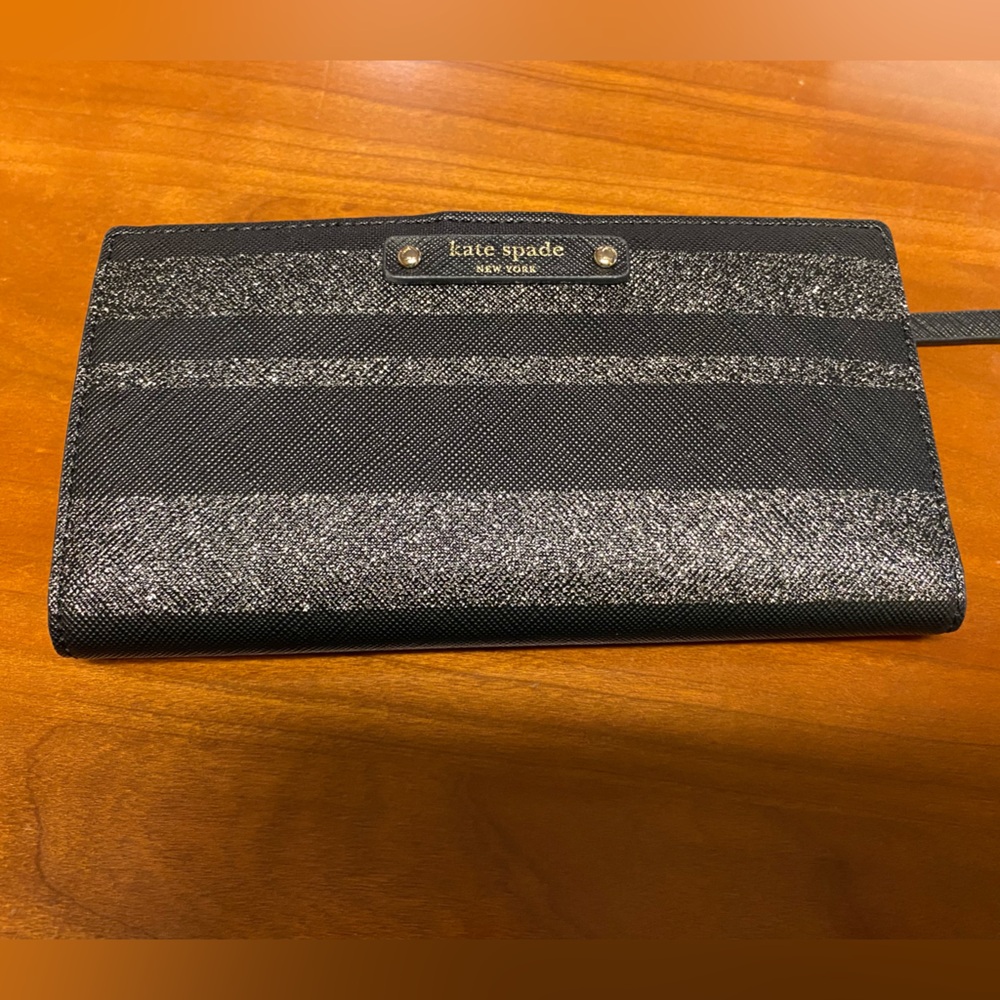 Kate Spade EUC Stacy Silver and Black Haven Lane Bi-Fold Wallet